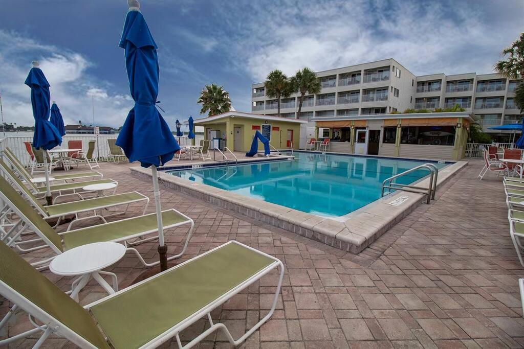 Tropical Serenity-Water View Heated Pool Tiki Bar Tampa Exterior photo