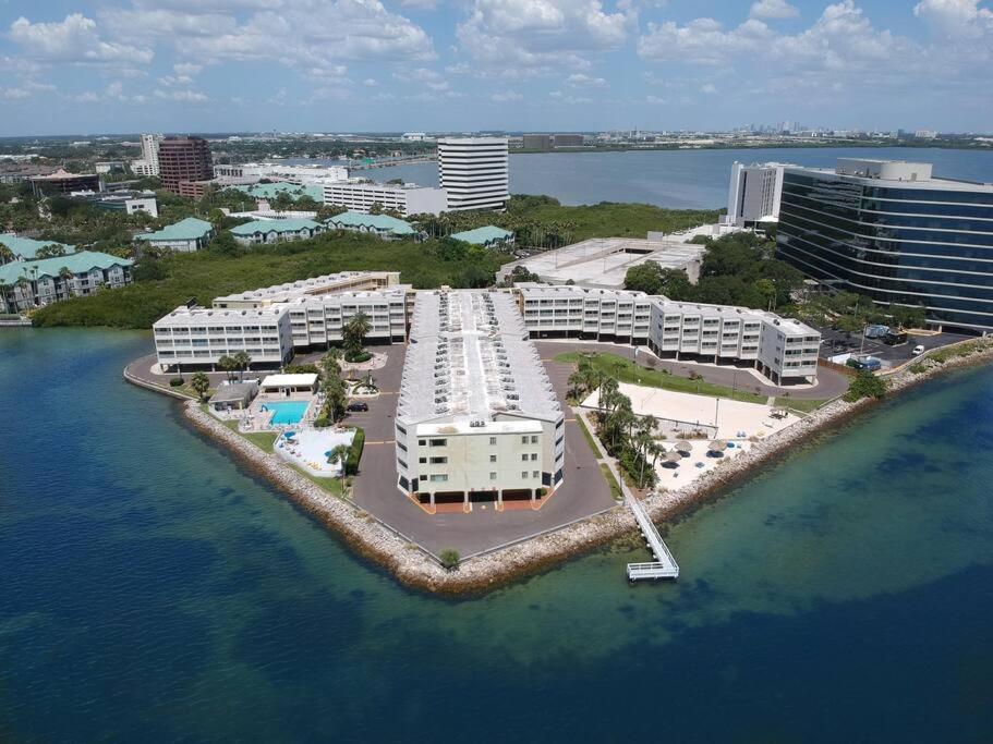 Tropical Serenity-Water View Heated Pool Tiki Bar Tampa Exterior photo